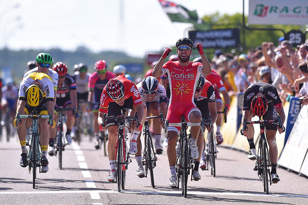 Nacer Bouhanni wins stage 1 at Criterium du Dauphine.