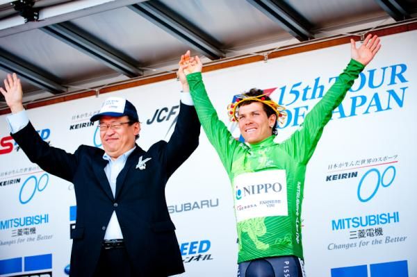 Julian David Arredondo (Team NIPPO) celebrates his first major win