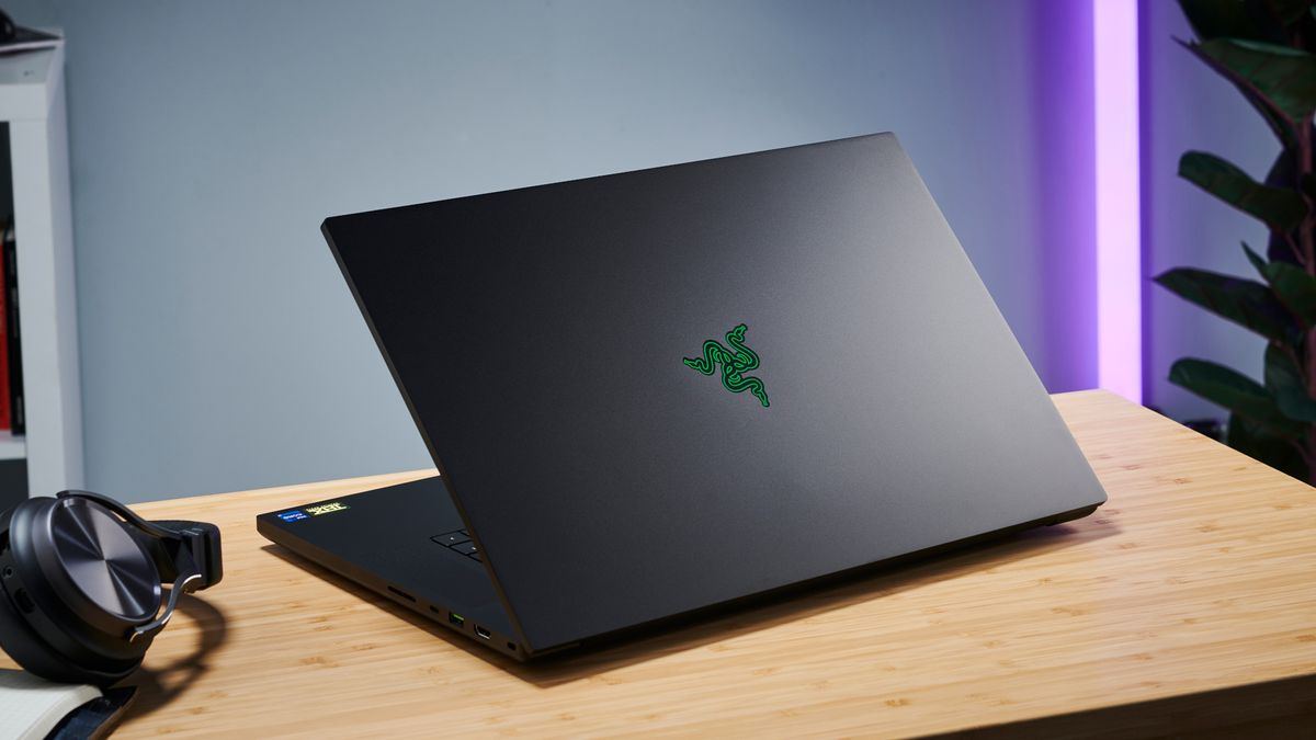 Razer Blade 17 (2022) | TechRadar