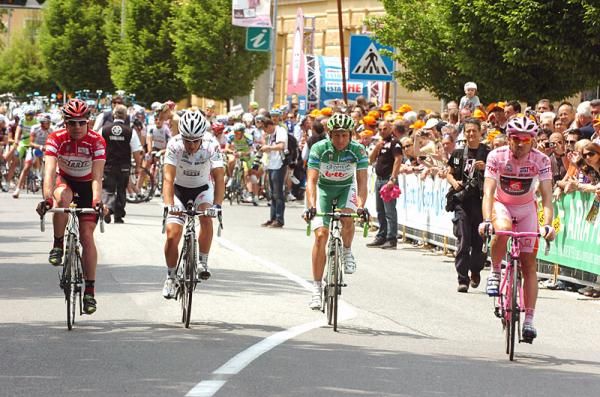 The main classification leaders are introduced at the start of stage 17.