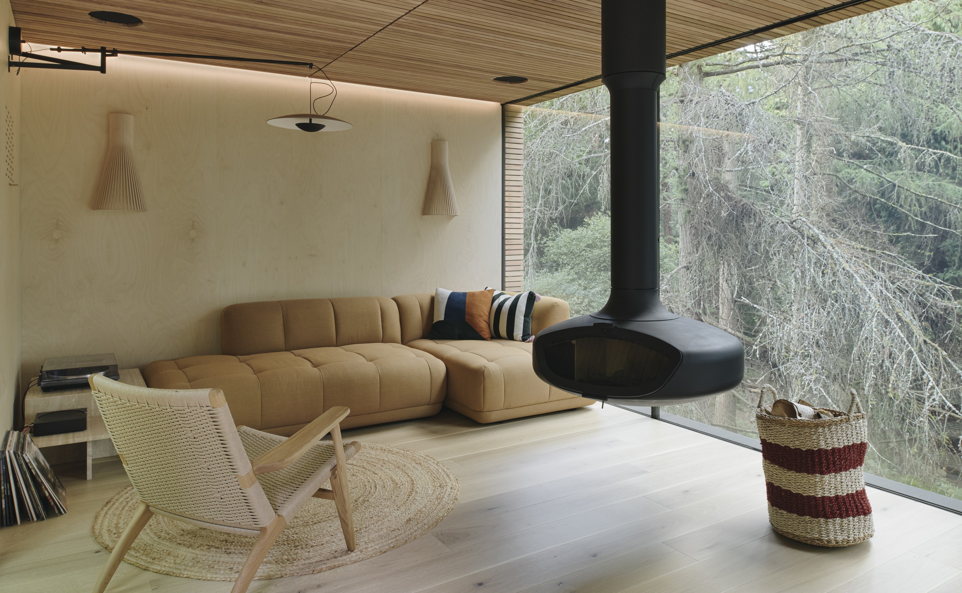 8 cabin interiors that are giving us the fall feeling