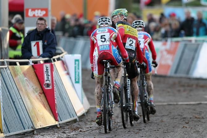 Sven Nys found himself in a Sunweb-Revor sandwich in the Superprestige Gieten finale.