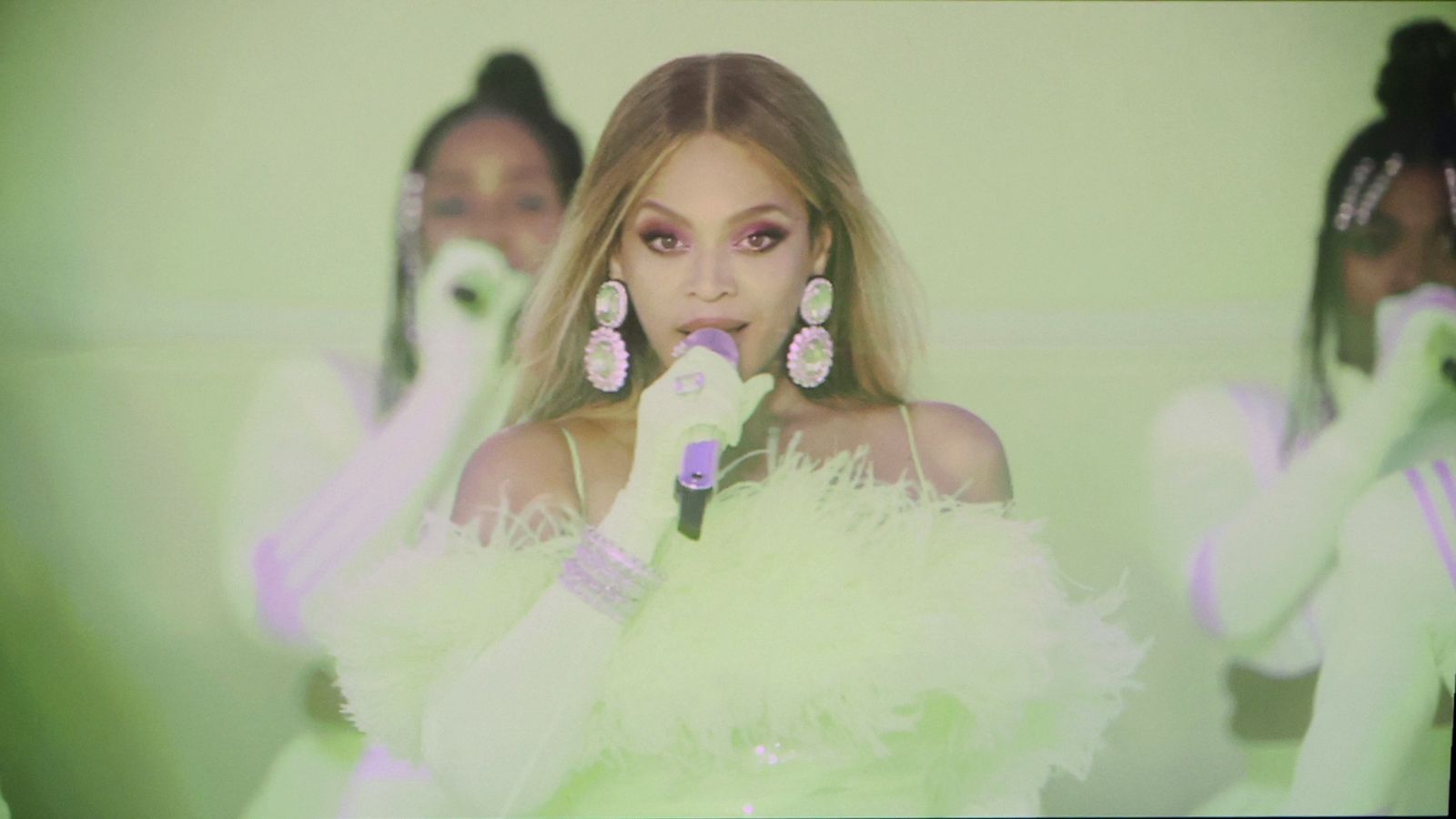 Beyoncé's Shadow Highlights at the Oscars Will Be Big for 2022 | Marie ...