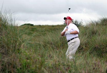 Donald Trump, golfing