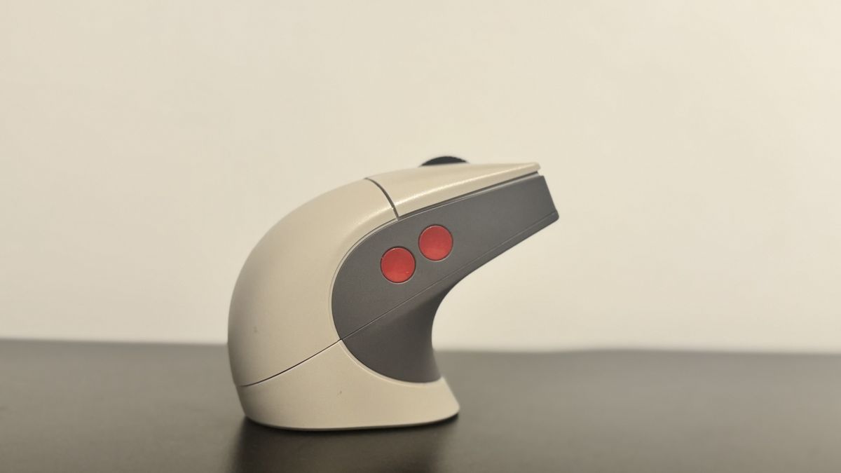 8BitDo Retro R8 gaming mouse