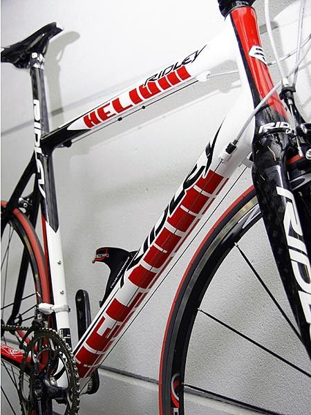 Graphics can't get much bigger than the ones on these frames!