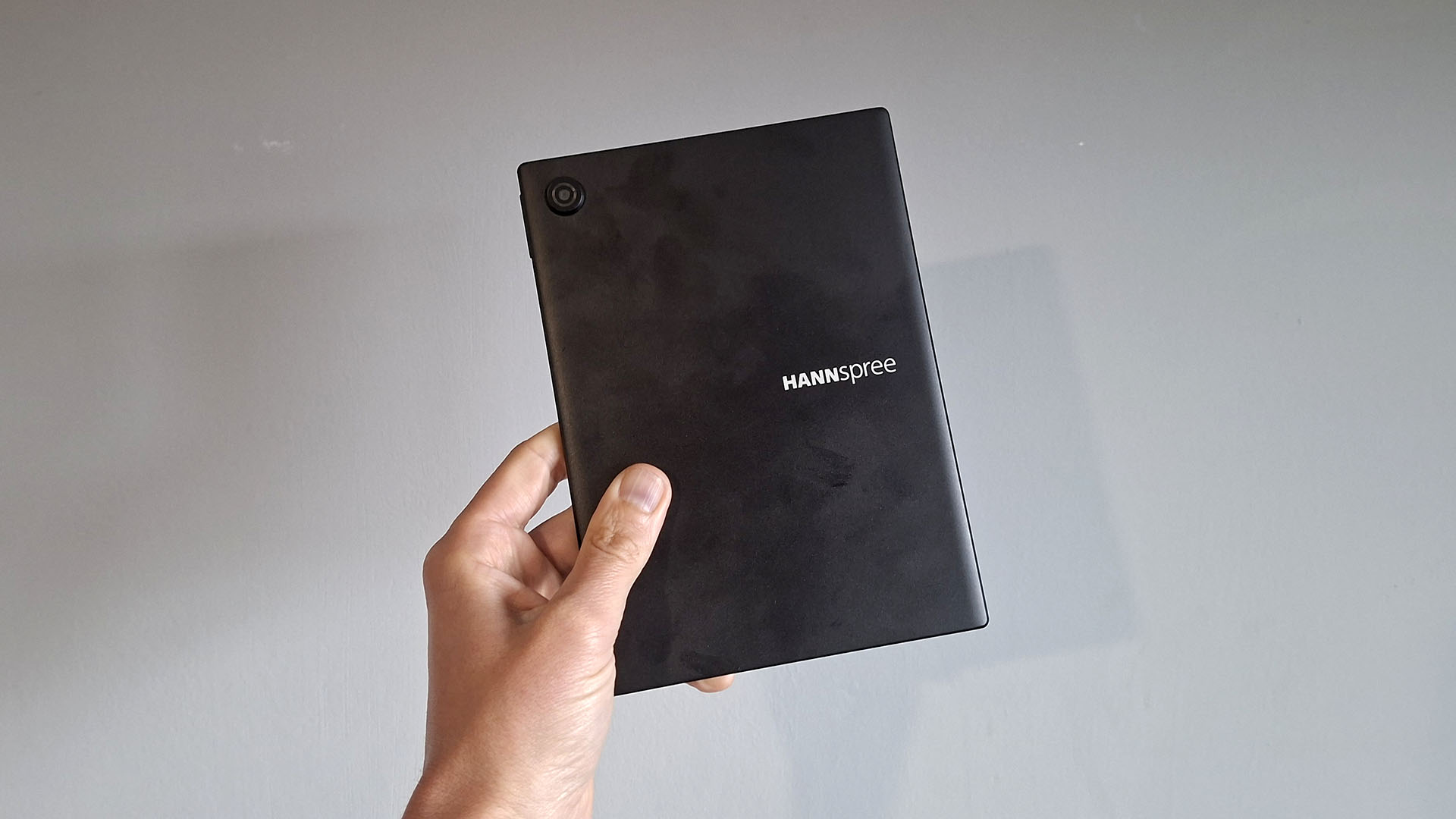 A photo of the Hannspree Lumo tablet.