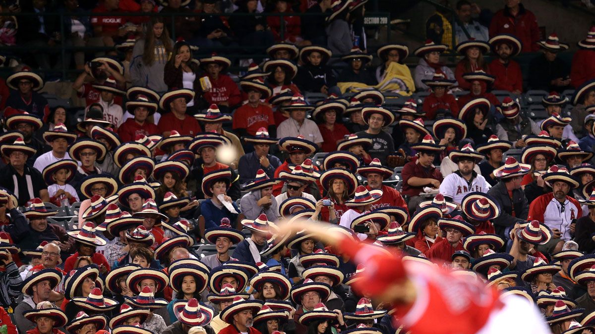 Largest gathering of people wearing sombreros