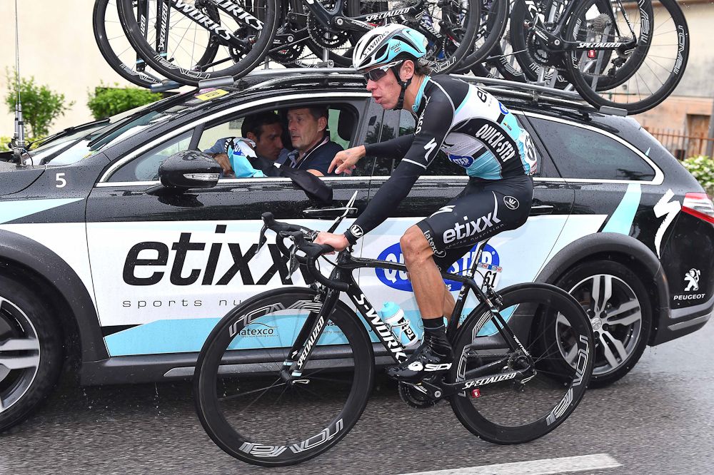 Rigoberto Uran at the team car.