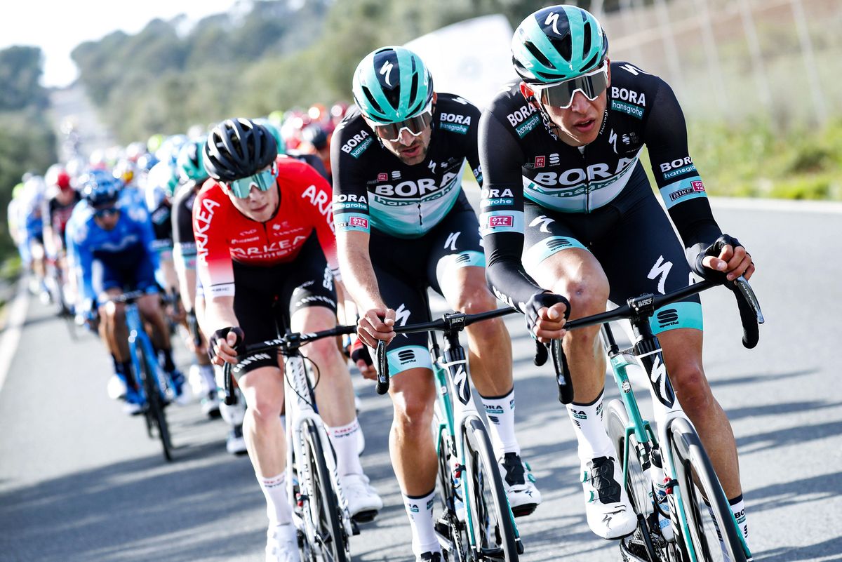 Bora-Hansgrohe lead the peloton