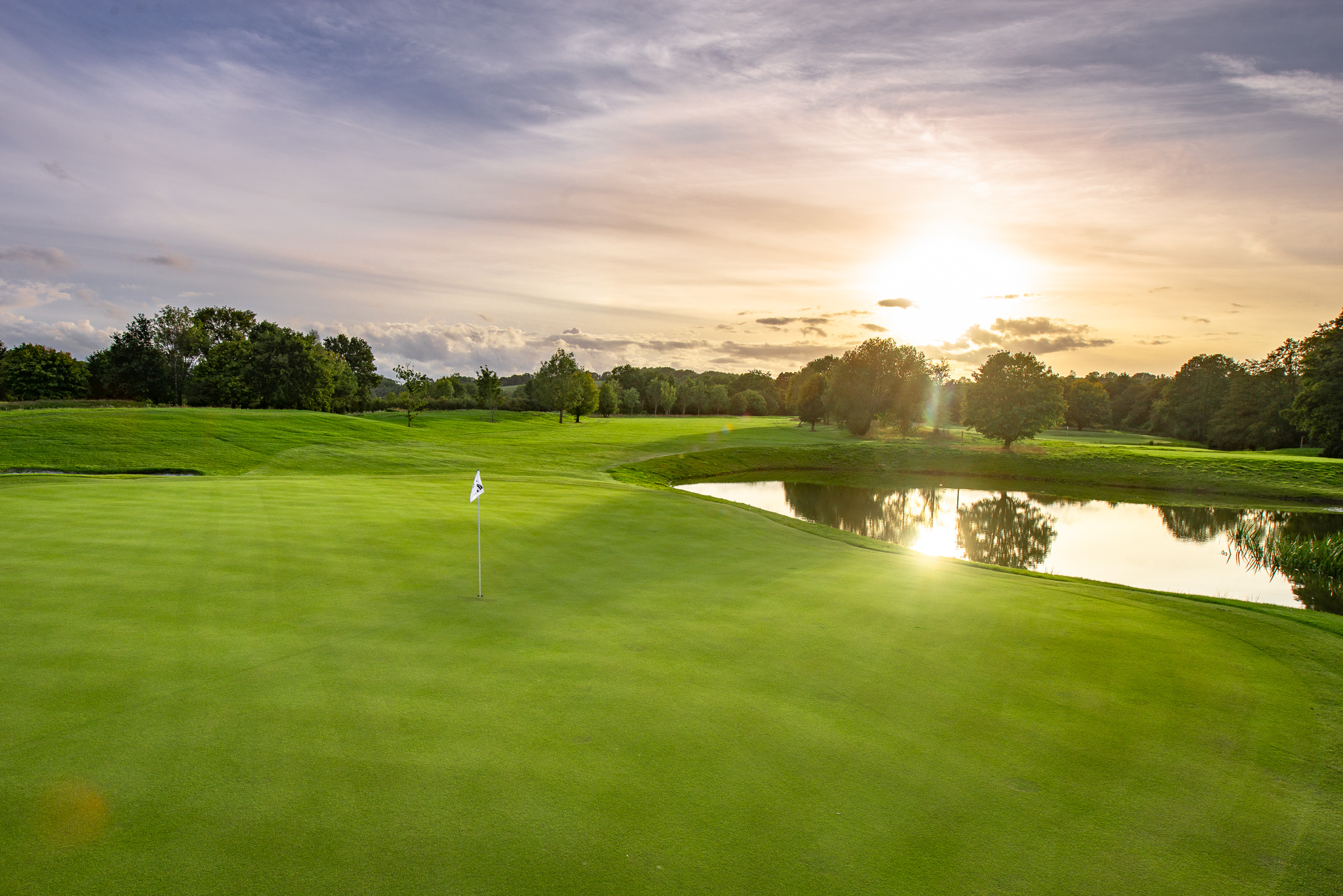 The par-4 12that Mad Swans in the South Downs