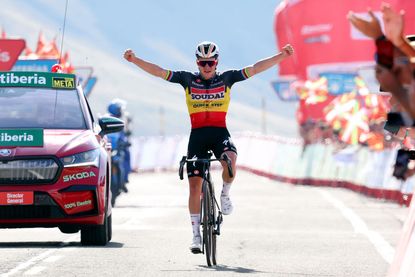 Victory for Evenepoel on the Belagua