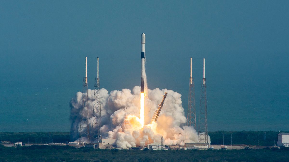 Nézze meg, ahogy a SpaceX ma este pályára állítja az 5000. Starlink műholdat ingyen online