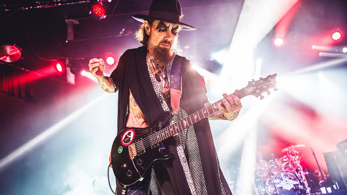 Dave Navarro performs live with a PRS guitar