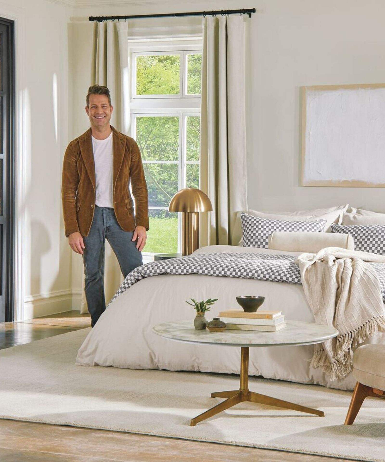 The Bedroom Rule Nate Berkus Always Breaks Homes Gardens   QsTuJPppnFAgQHAGBXStLU 1600 80 