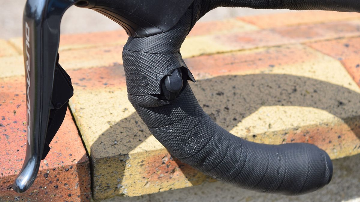 Double wrapped handlebar tap is common practise for the race, with many riders also opting to run sprint shifters on the handlebar drops for multiple shifting options