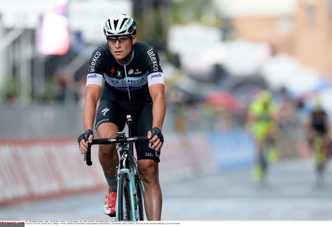 Alessandro Petacchi crosses the line