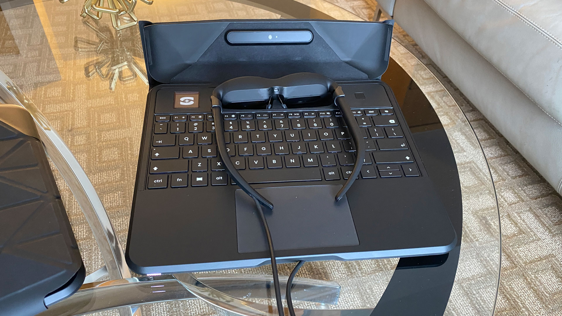 This AR Laptop Promises A 100 inch Virtual Screen But This AR Laptop Promises A 100 inch Virtual Screen But