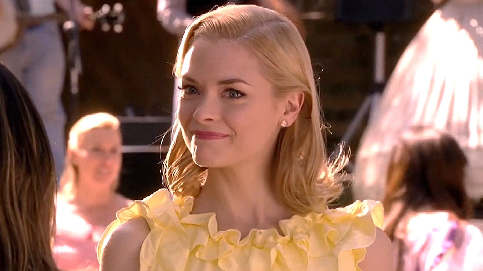 Jaime King is shown on Hart of Dixie.