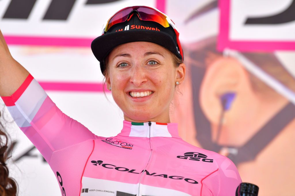 Leah Kirchmann wears the pink leader&#039;s jersey at the 2018 Giro d&#039;Italia Donne