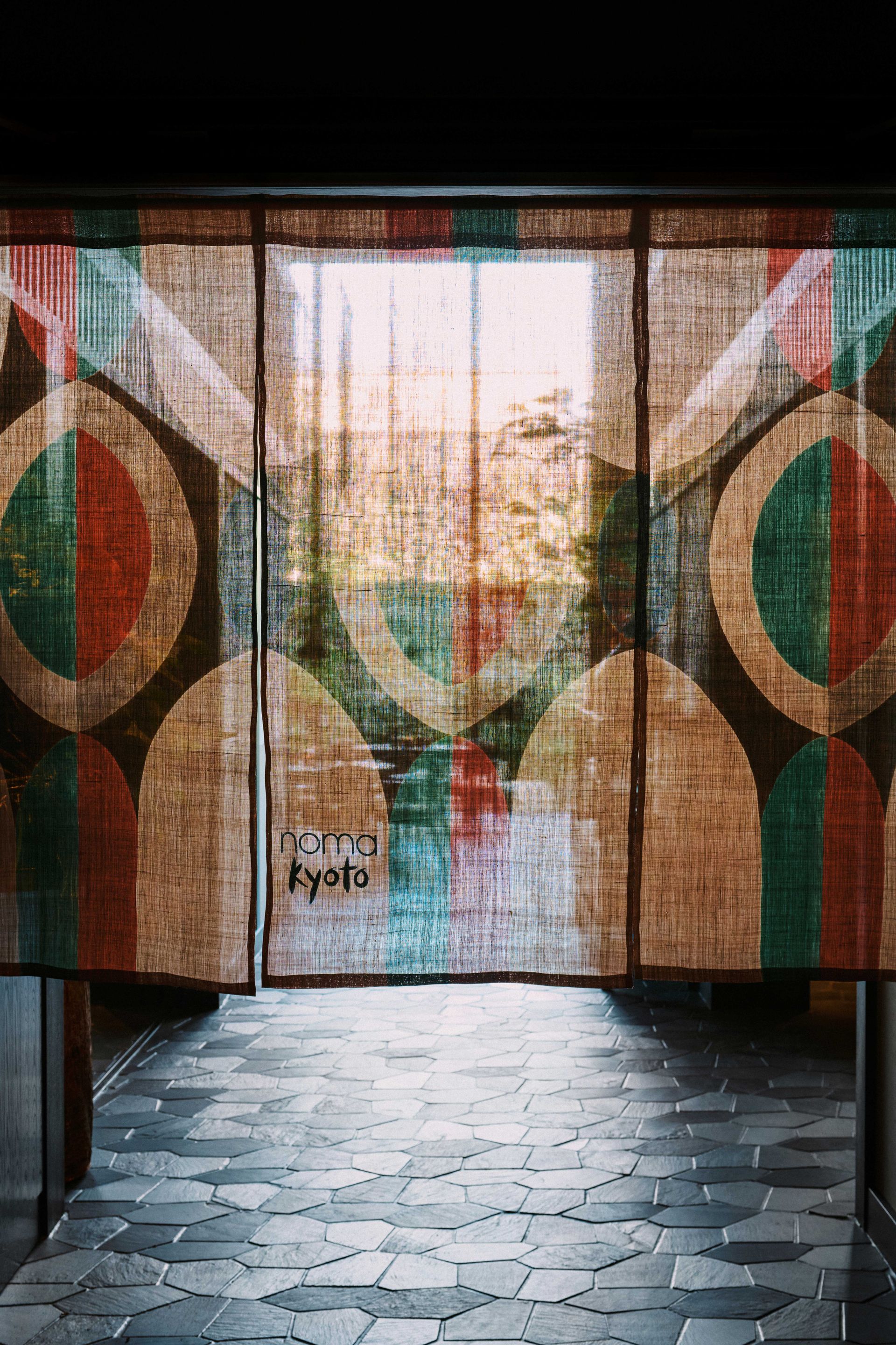 OEOスタジオによるインテリアでエースホテルで野間京都が表示されます