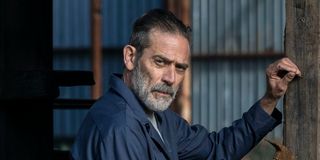 jeffrey dean morgan's negan nailing a board on the walking dead