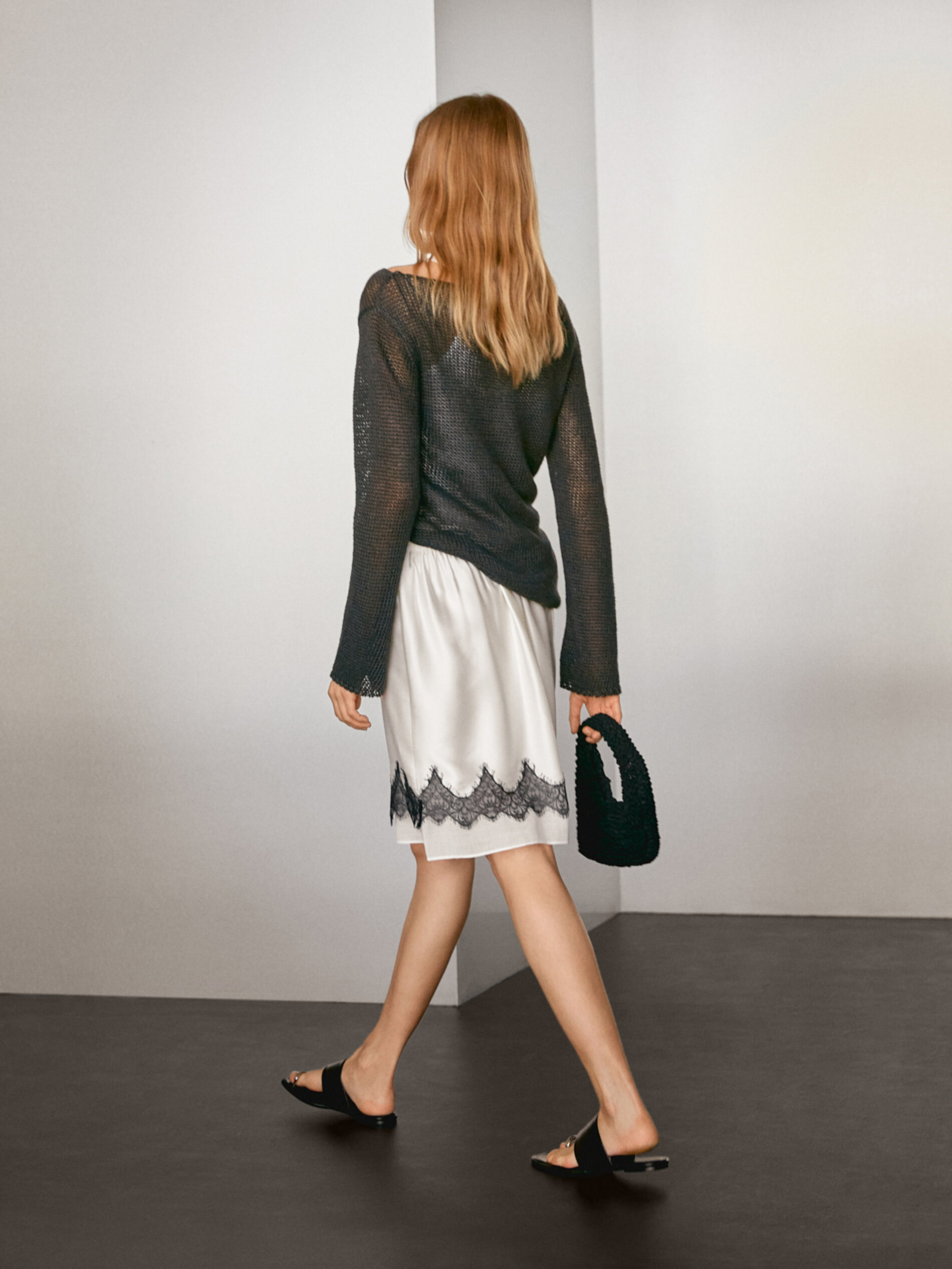Contrast Lace-Trimmed Skirt