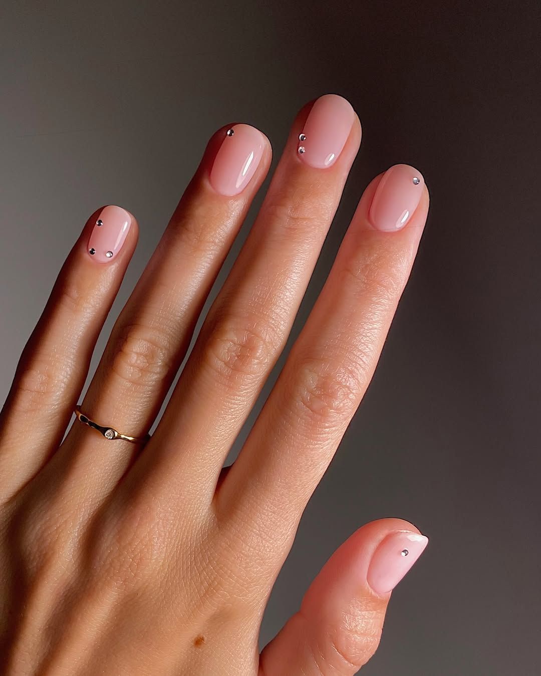 A manicure featuring 3D dew drop inspired art by Mate Janova