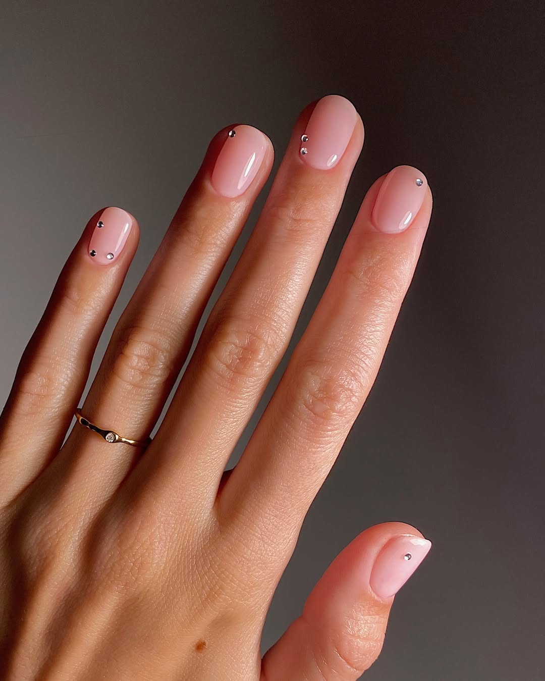 A manicure featuring 3D dew drop inspired art by Mate Janova