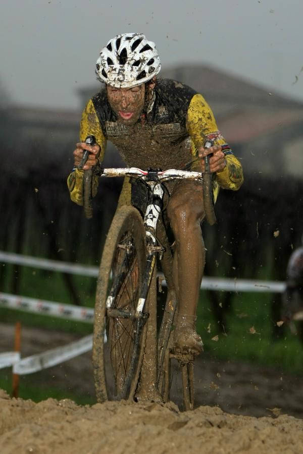 Elia Silvestri was covered in mud