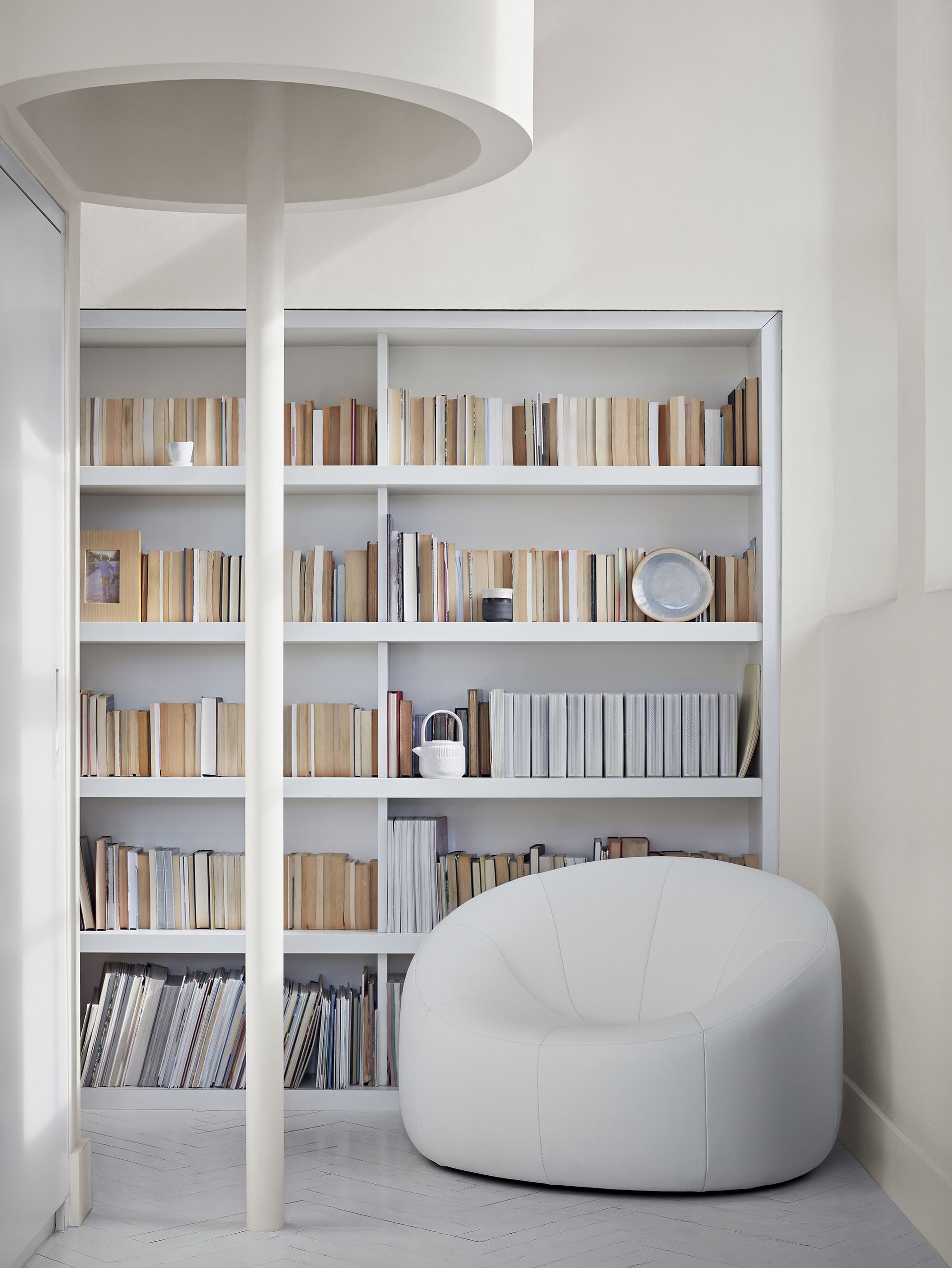 Walls in Highlight by Crown