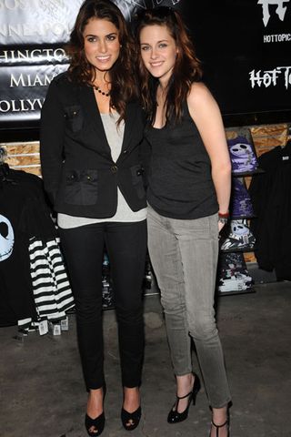 Kristen Stewart and Nikki Reed at a Twilight promotion in New Jersey