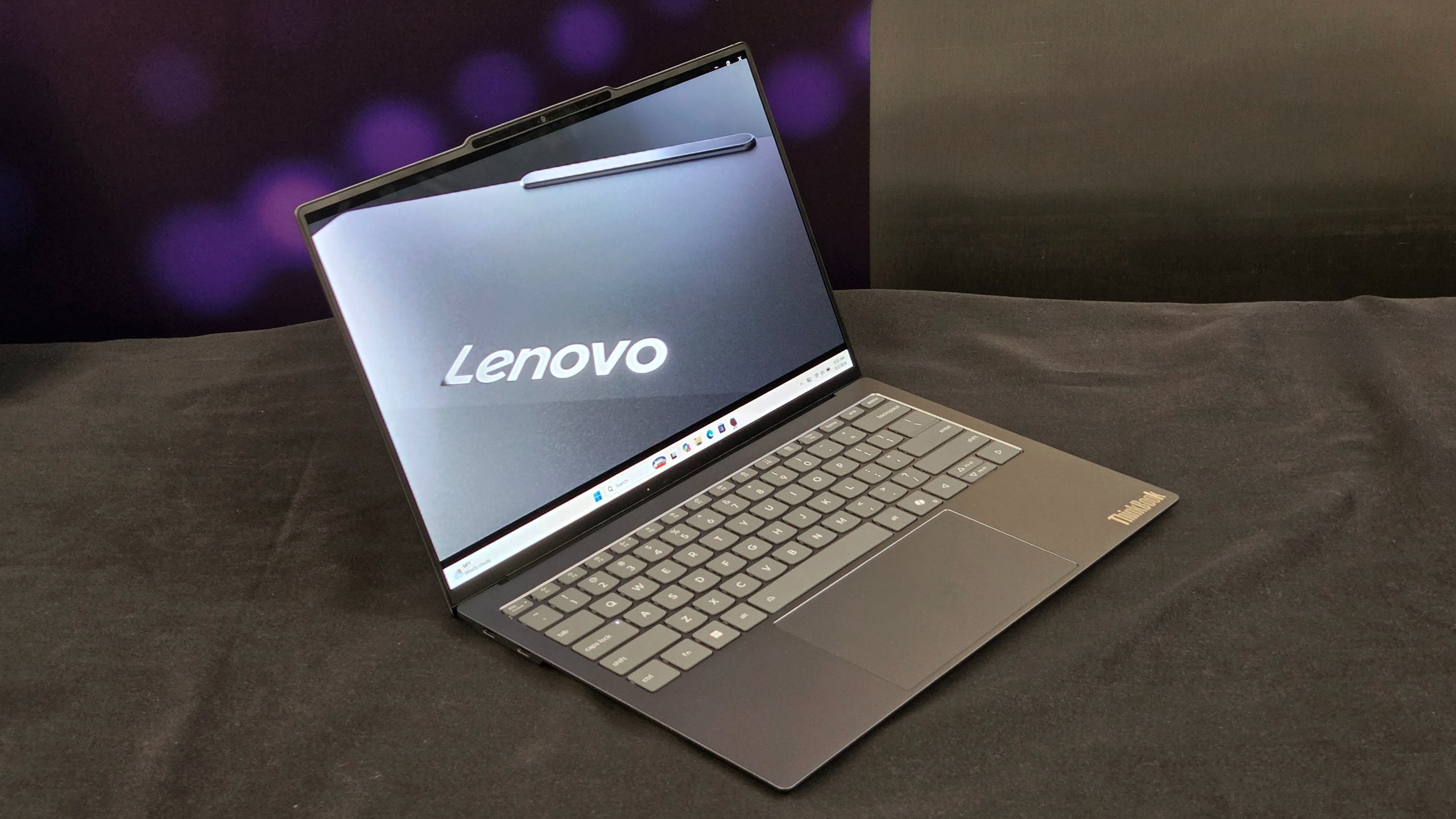 Lenovo AeroBlade Concept laptop