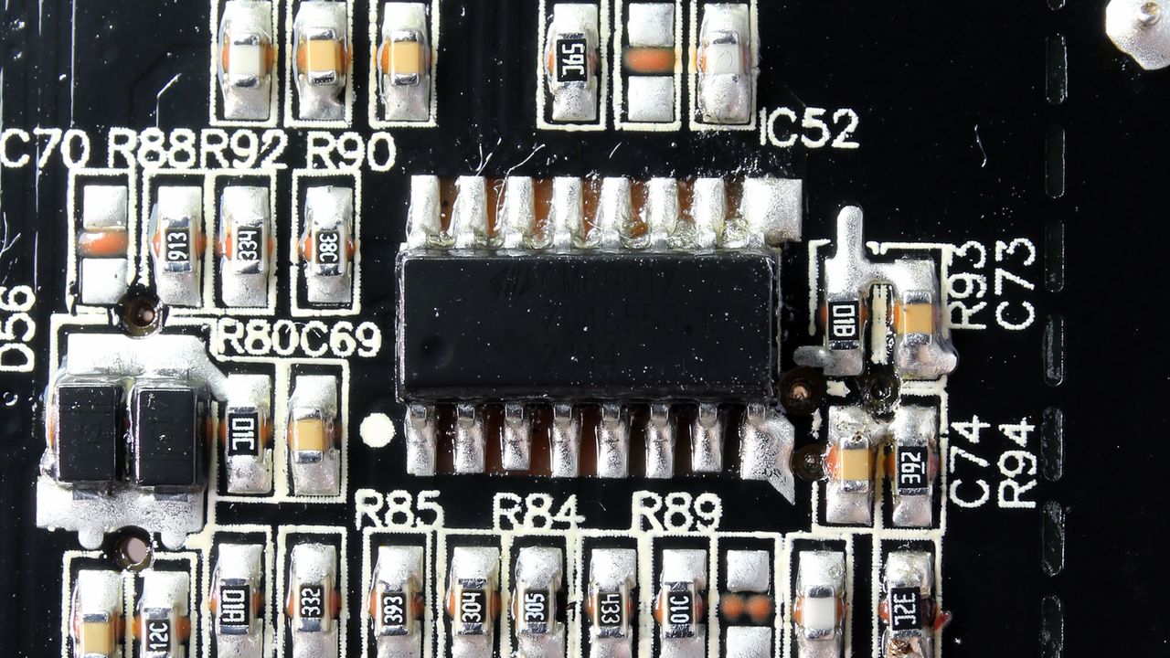 Gigabyte UD750GM
