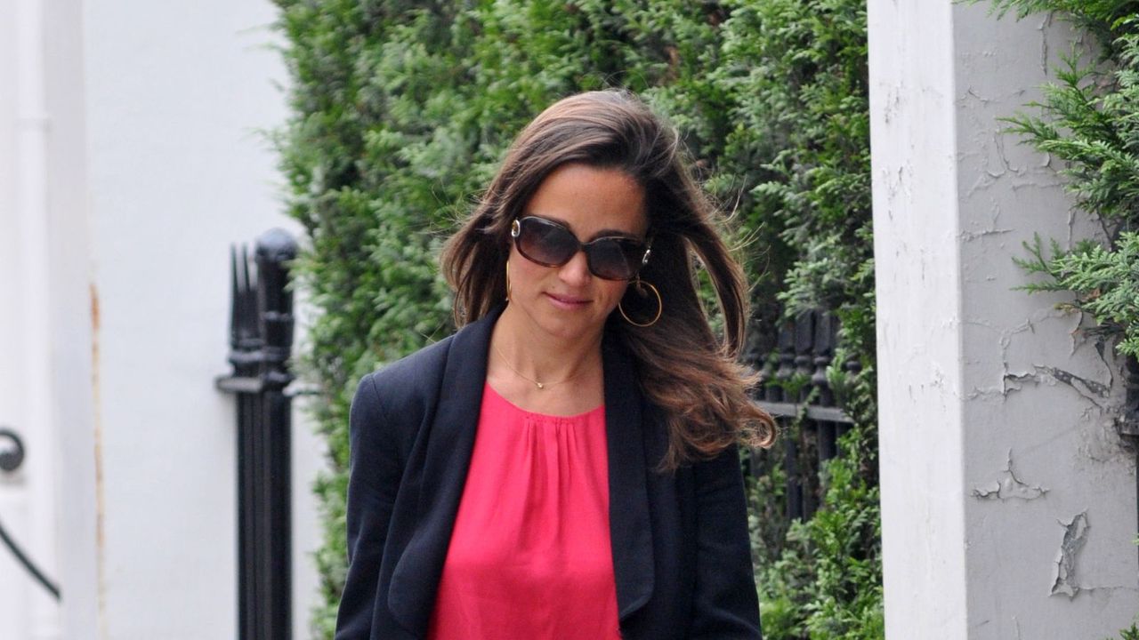 Pippa Middleton&#039;s streetwear look from 2011 shows how her go-to accessories are just as stylish in 2023 as they were over a decade ago!