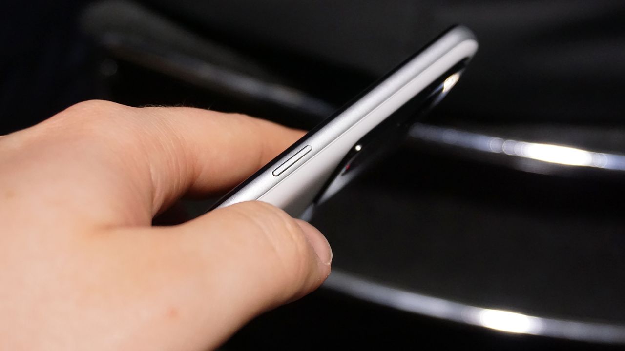 Realme GT 3 hands-on power key