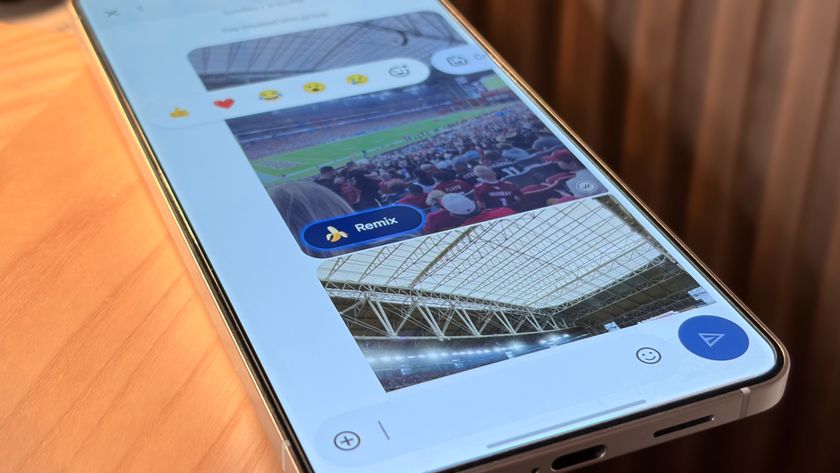 Using the Remix feature in Google Messages on a Samsung phone.