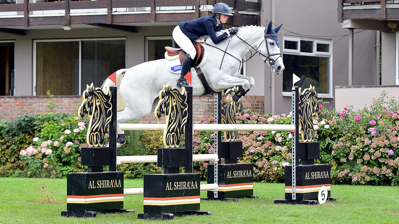 Nick Skelton&amp;rsquo;s Billy Bilboa wins the five-year-old class: Hickstead jumping results Friday
