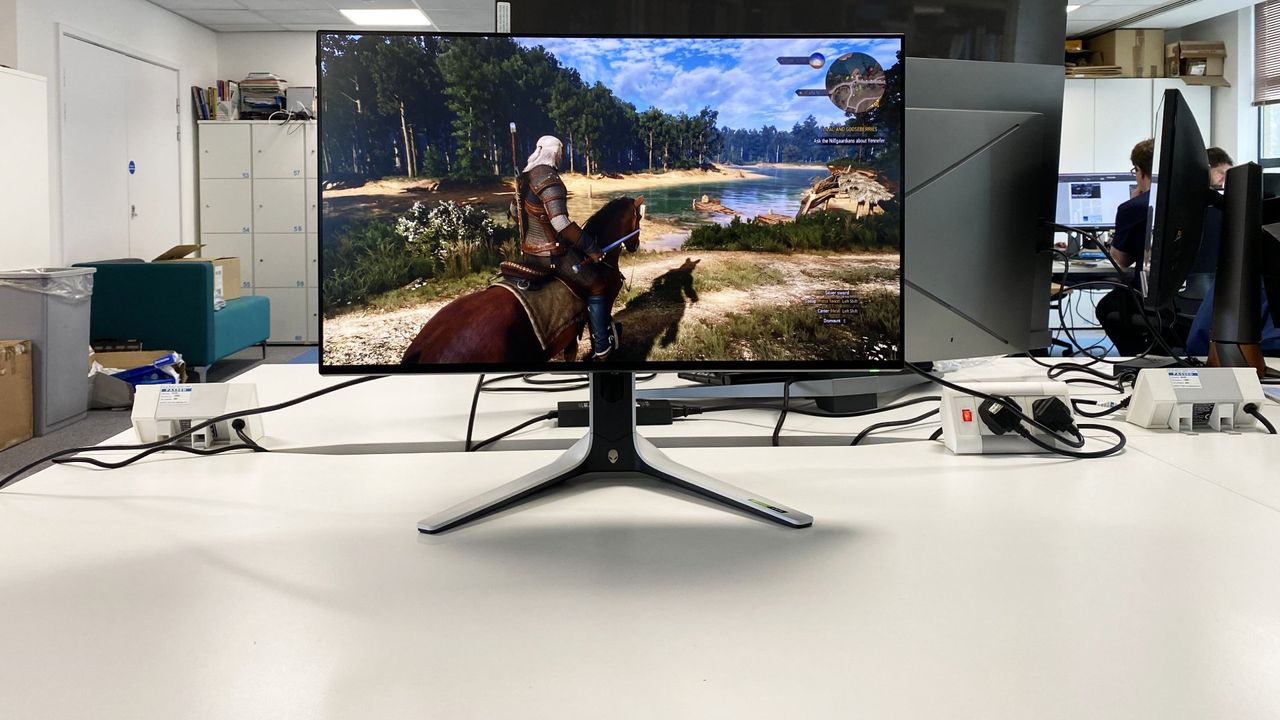 Alienware AW2723DF
