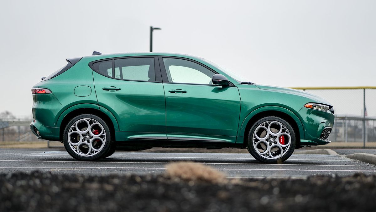 2024 Alfa Romeo Tonale Speciale test drive review.