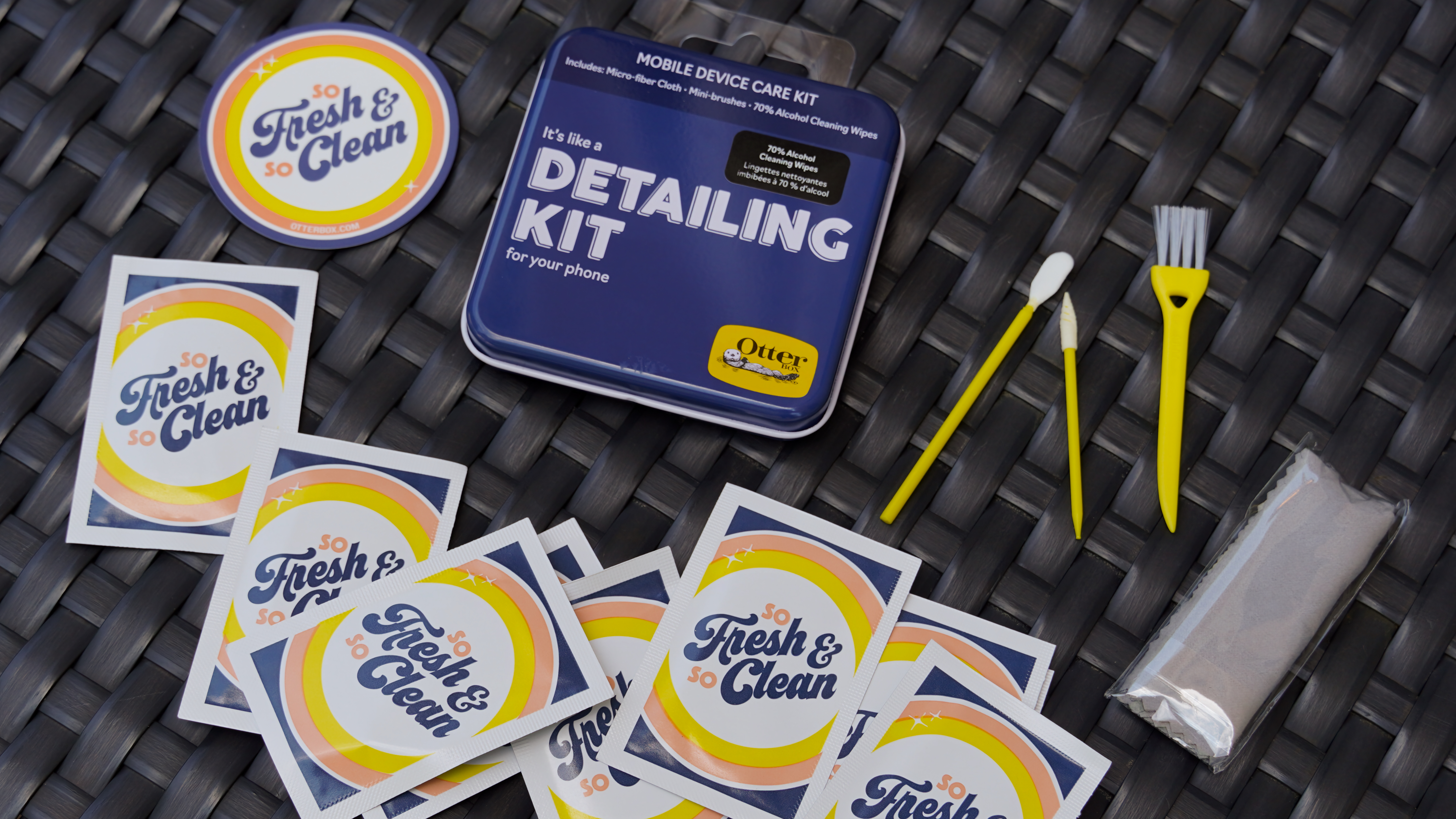 A spread of the products included in the Otterbox Mobile Device Care Kit.