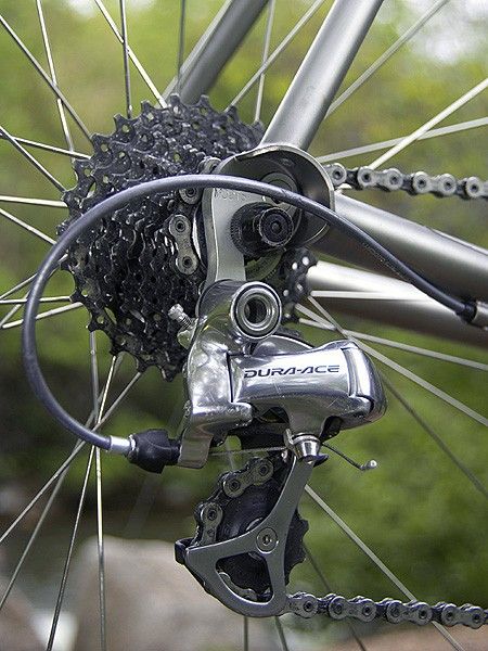 The matching Dura-Ace rear derailleur is fitted to a replaceable hanger.