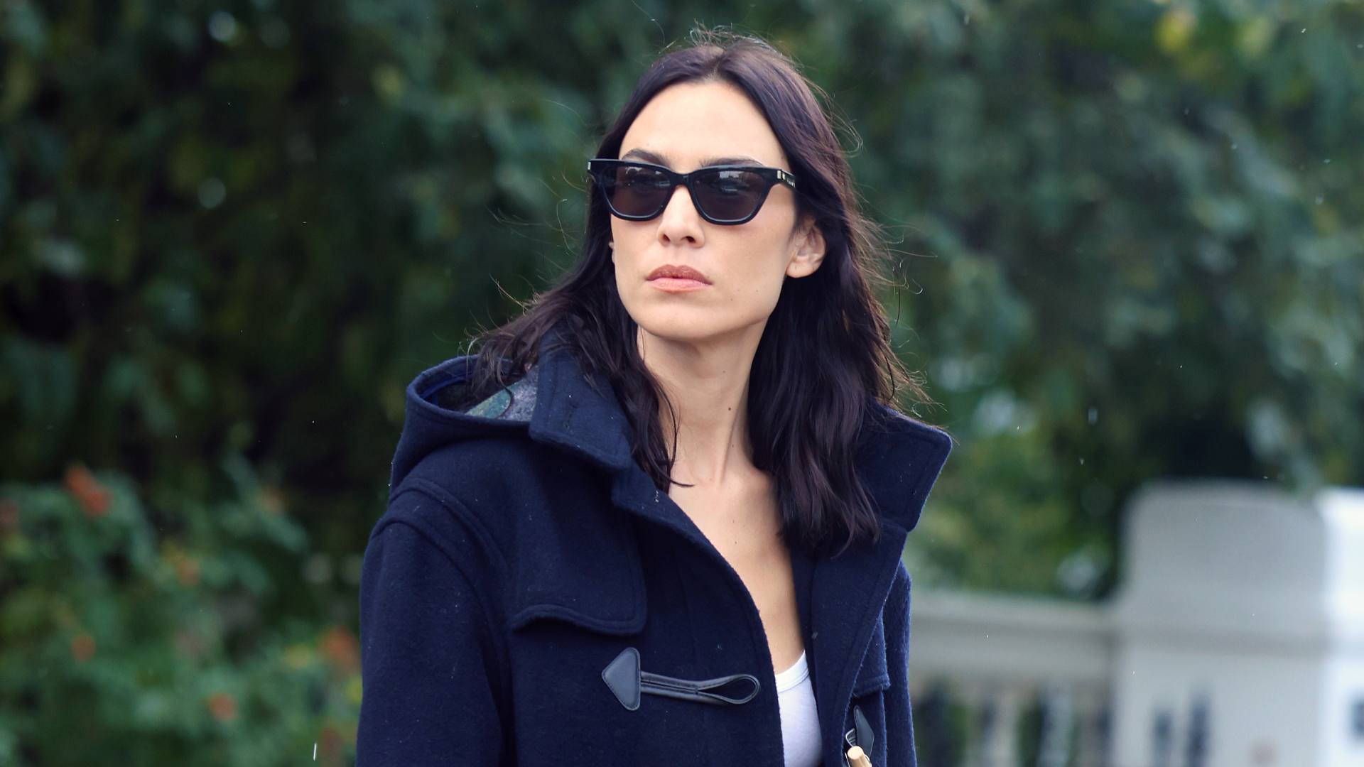 Alexa Chung was spotted in a navy fall coat and Longchamp's new bag