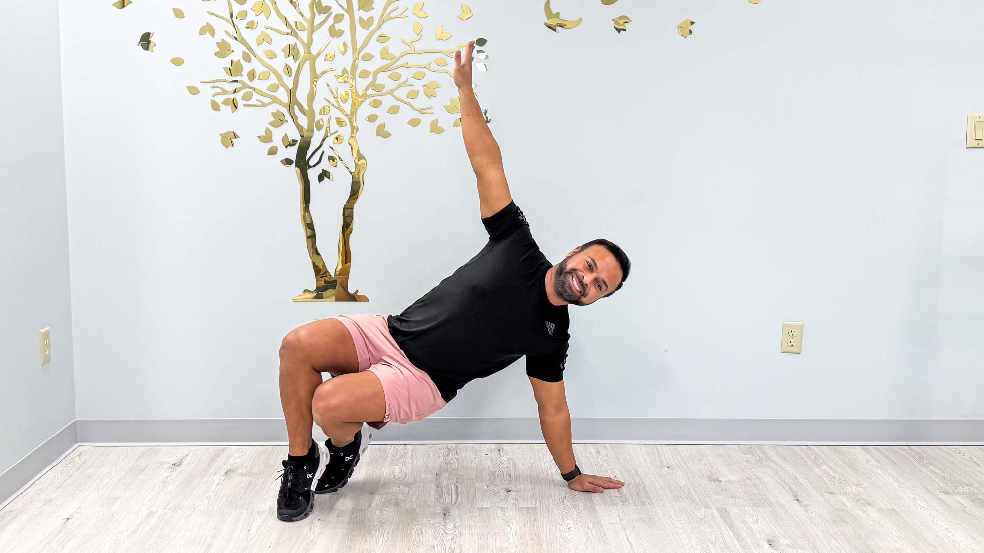 Nico Gonzalez ending the twisted core bear exercise