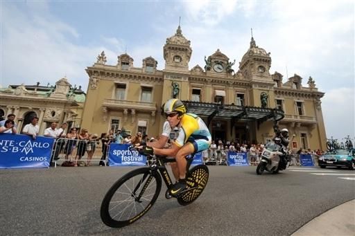 USA's Lance Armstrong (Astana) rides the 15.5km time trial in mmm.