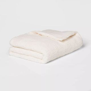 white sherpa weighted blanket