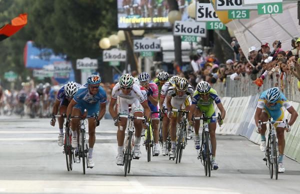 Jerome Pineau (Quick Step), Thomas Voeckler (Bbox Bouygues Telecom), Filippo Pozzato (Katusha), Damiano Cunego (Lampre-Farnese Vini), Marco Pinotti (HTC-Columbia), Vincenzo Nibali (Liquigas-Doimo) and Alexandre Vinokourov (Astana)