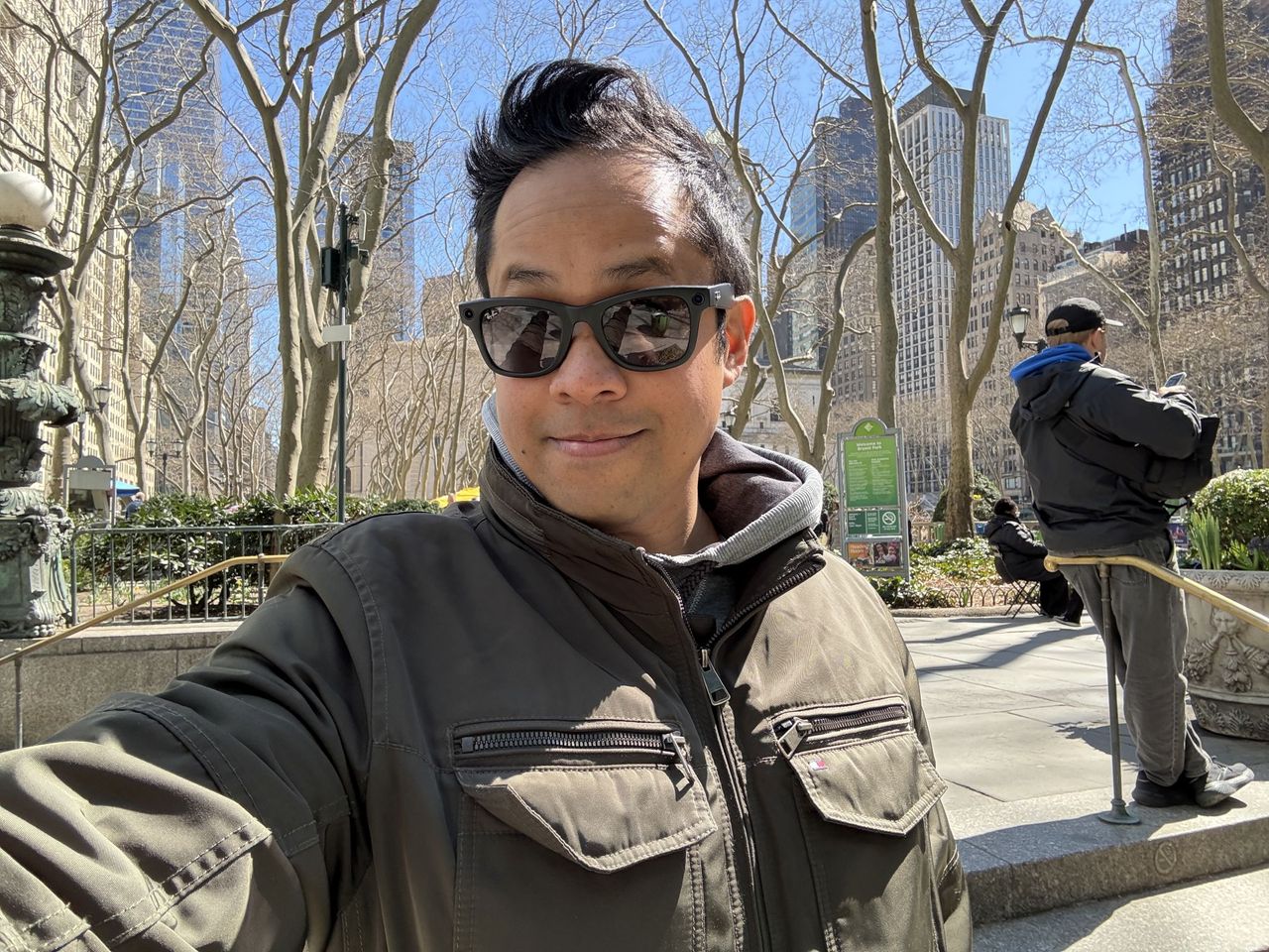 Apple iPhone 16e selfie sample.
