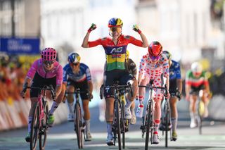 Tour de France Femmes: Kim Le Court-Pienaar surges from small pack for stunning win on stage 6