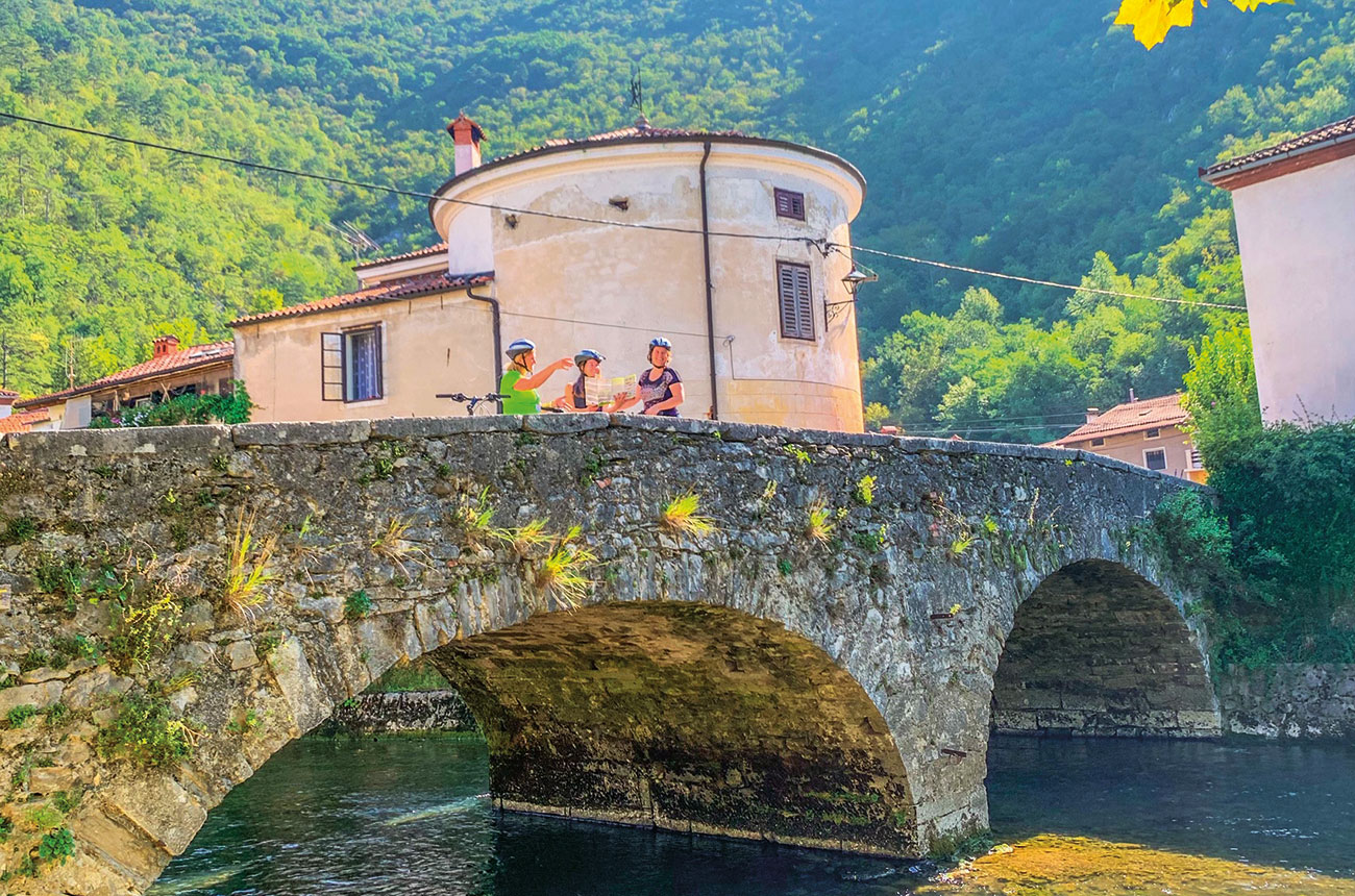 bike tour, vipava